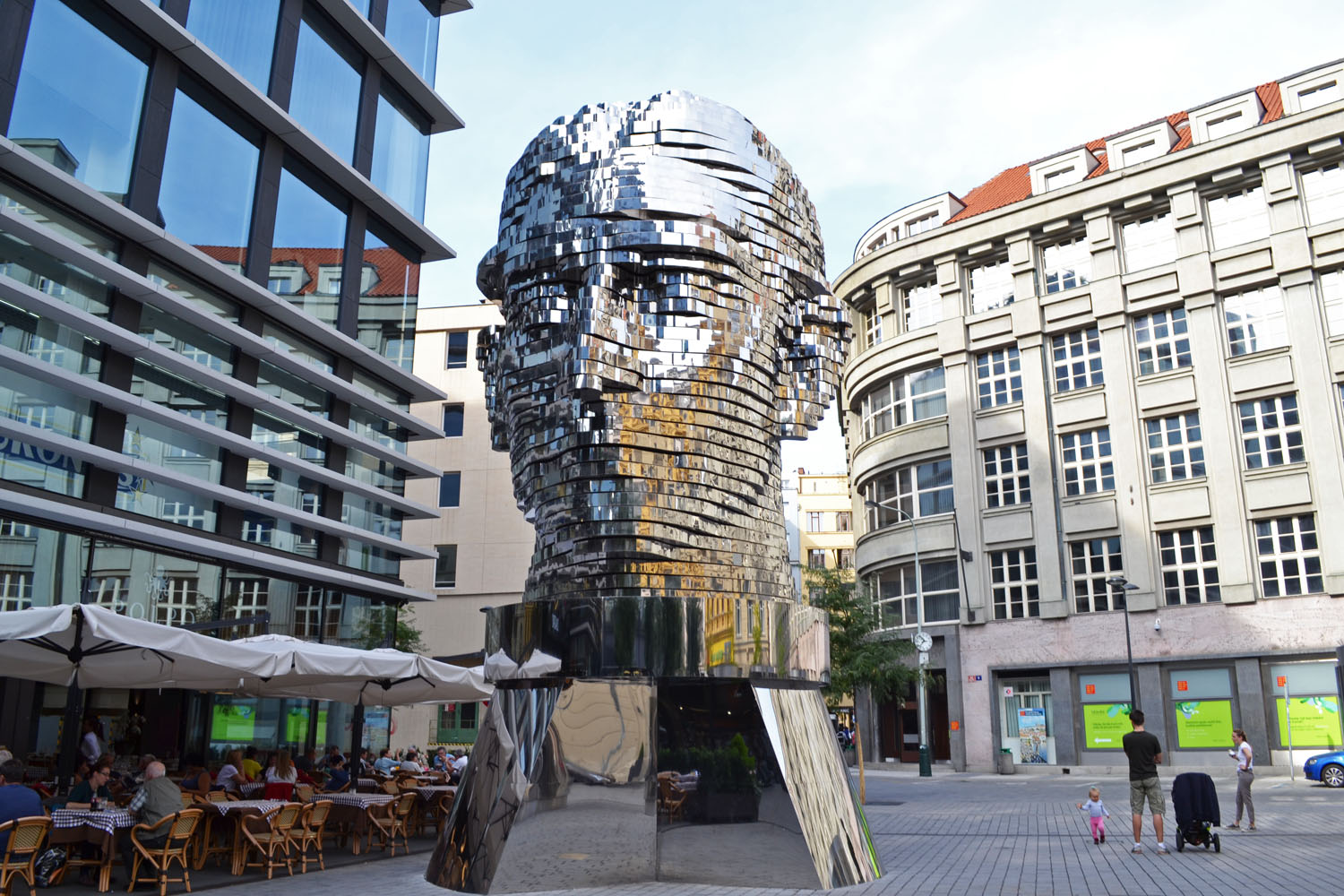 franz-kafka-statue-prague